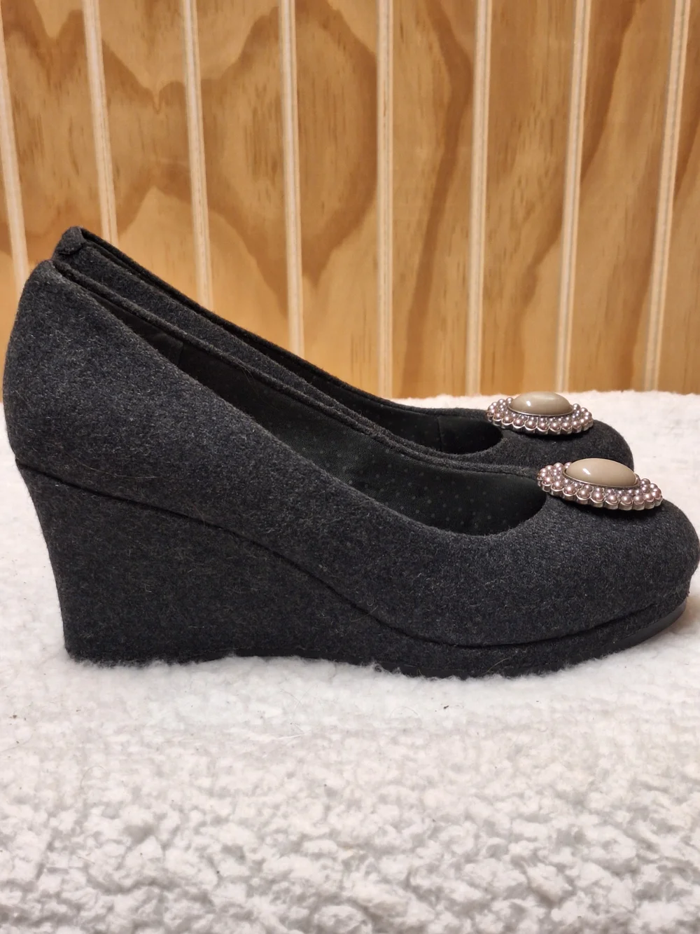NEW Lindsay Phillips Wedge Pumps with Jeweled Brooch - Gray 7